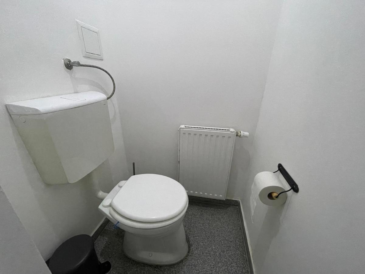 Central Sunny Flat With Free Parking Apartman Bécs Kültér fotó
